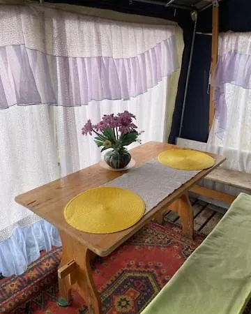 Luxusní stan Kalustettu Asuntovaunu